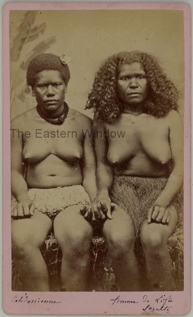 Portrait of two female natives from Lifu island, New Caledonia - Albumen carte de visite photograph by Allan Hughan (1834-1883)