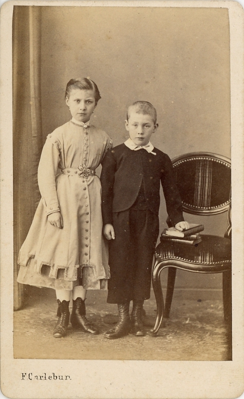 Henriette Jacoba Blussé (1857-....) en Pieter Blussé (1860-....)
